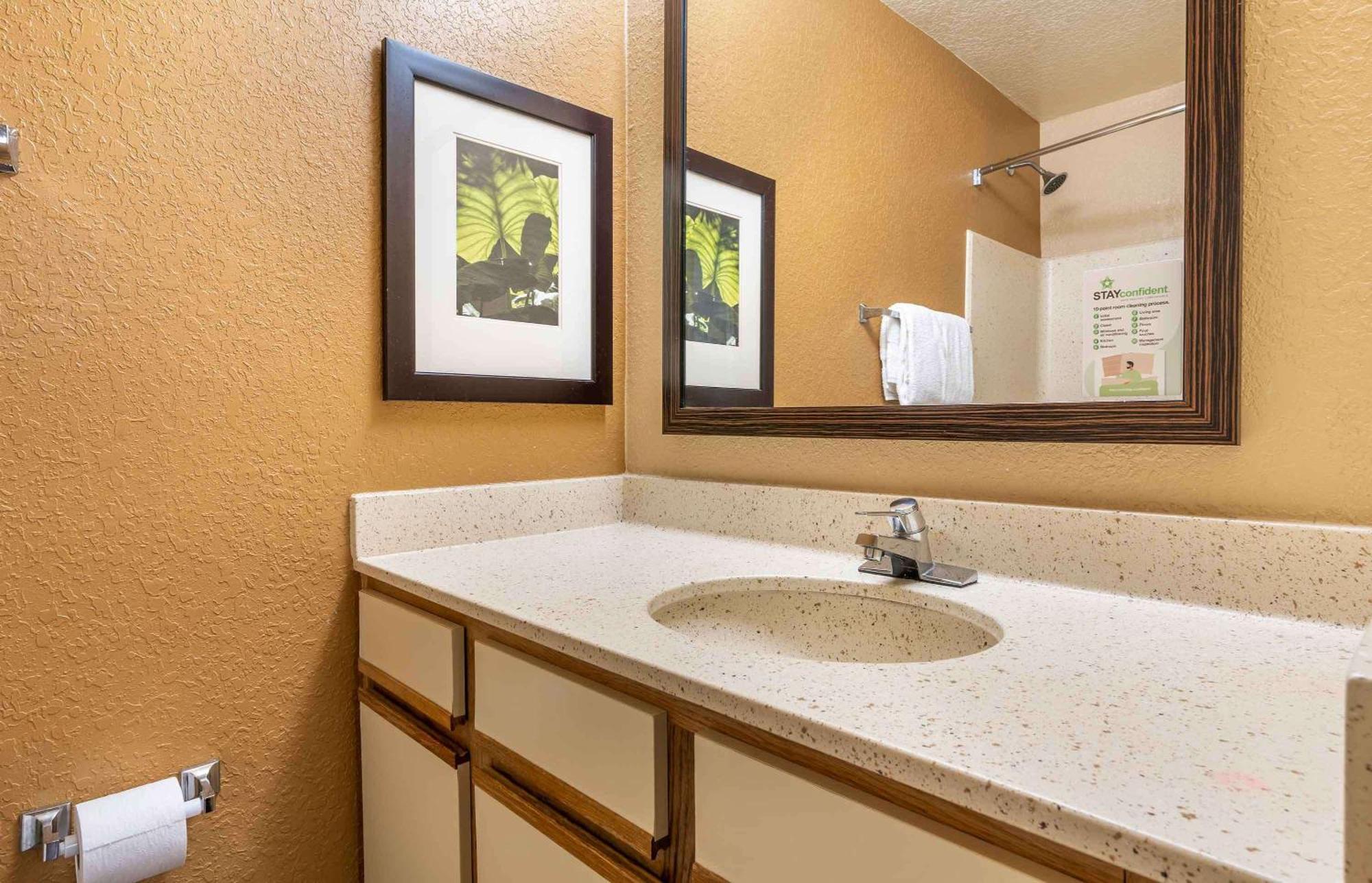 Extended Stay America Select Suites - Providence - Airport Ворвік Екстер'єр фото
