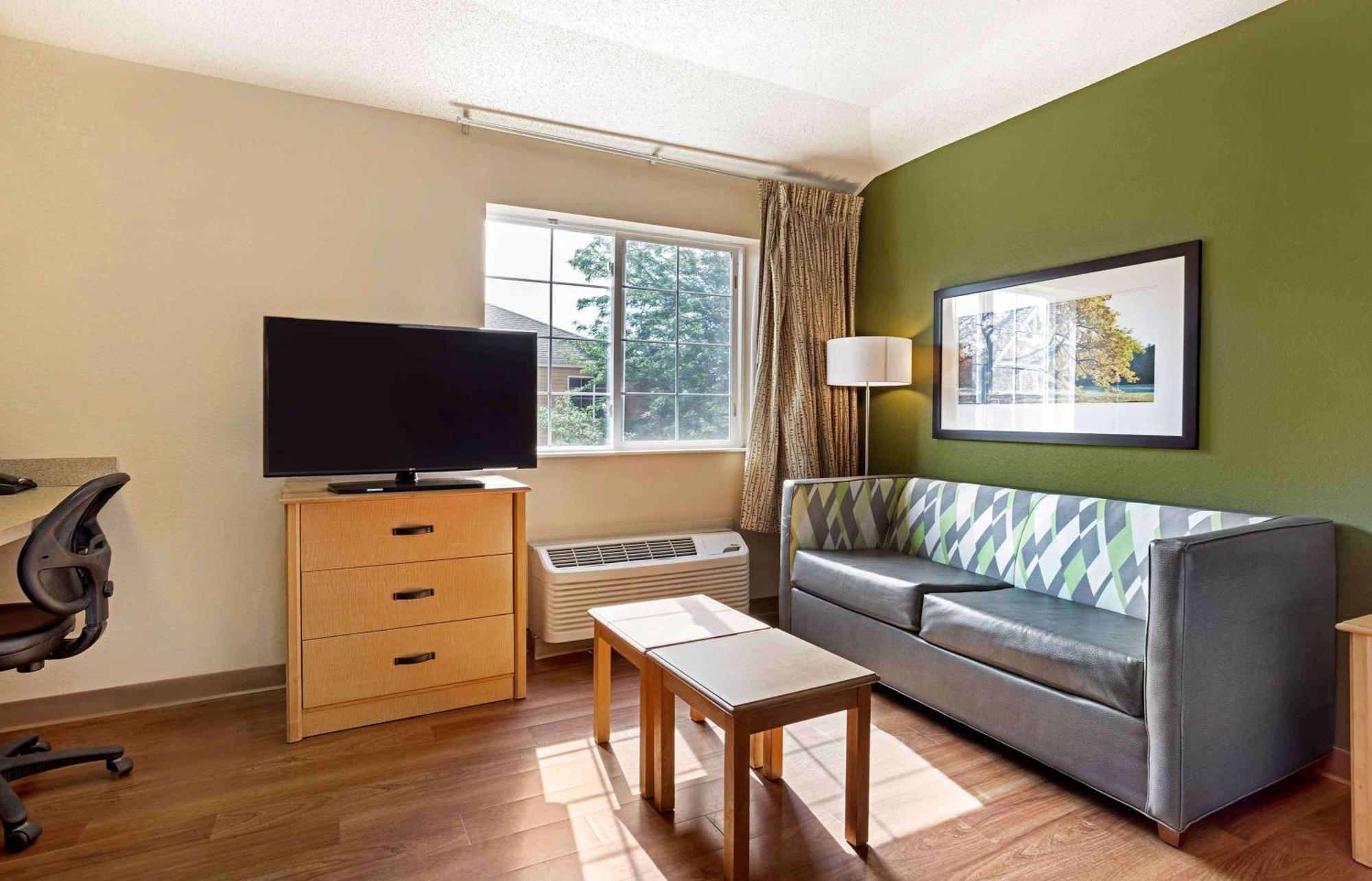 Extended Stay America Select Suites - Providence - Airport Ворвік Екстер'єр фото